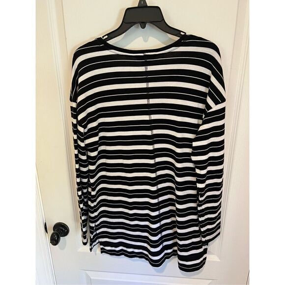 Liz Claiborne Weekend Black and White Striped Tunic Style Top - Picture 2 of 7